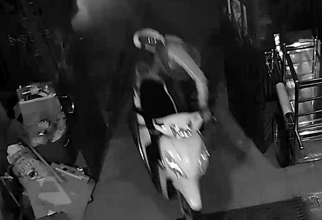 Băng trộm 3 lần đột nhập nhà dân ‘cuỗm’ 3 chiếc xe trong đêm-1