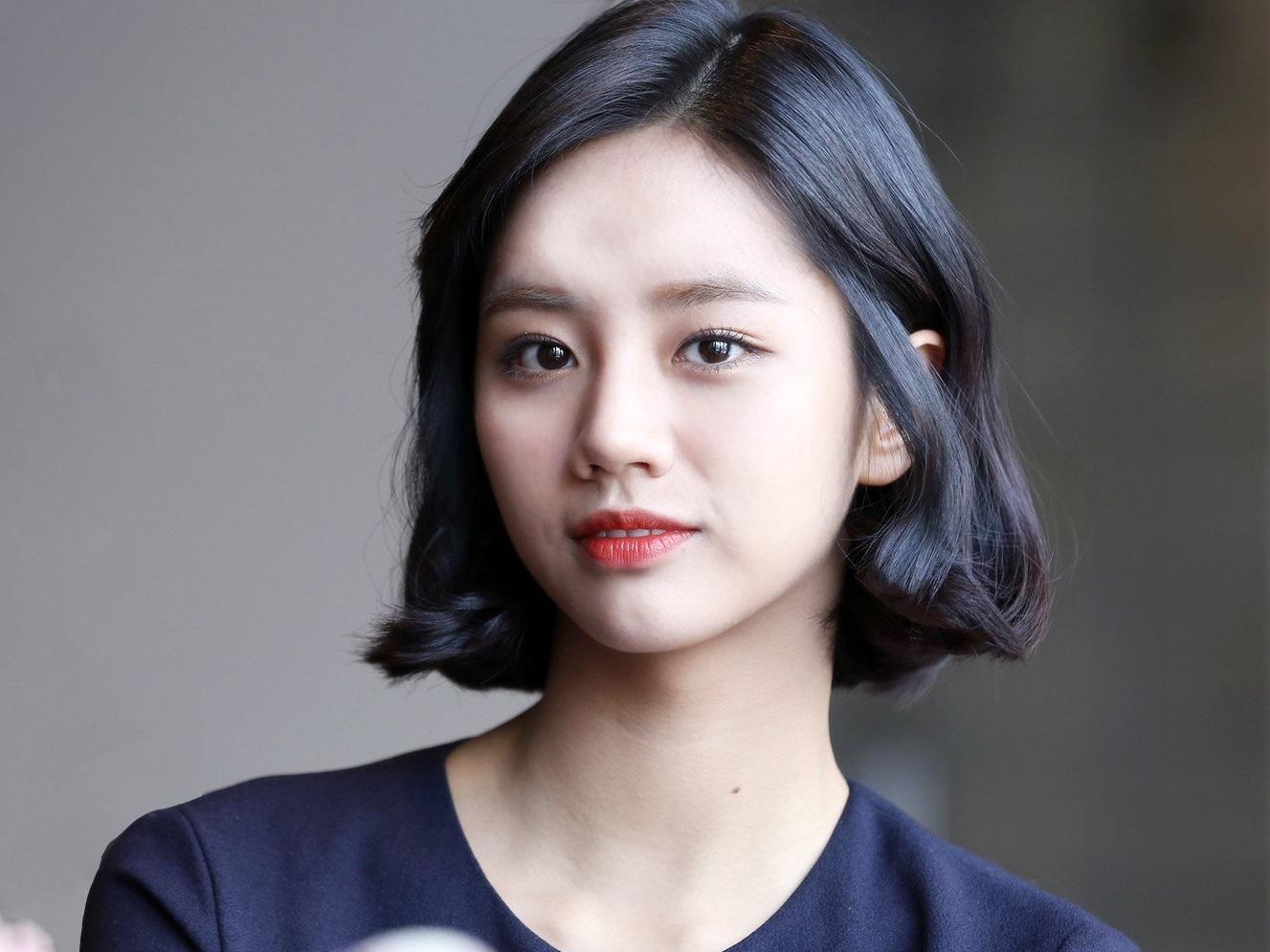 Sao Hàn 20/1: Bạn trai đeo nhẫn cưới, SNSD Soyoung sẽ sớm kết hôn?-9