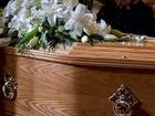 Người mẹ đã chết 10 ngày bỗng sinh con trong quan tài khiến nhân viên nhà tang lễ hốt hoảng