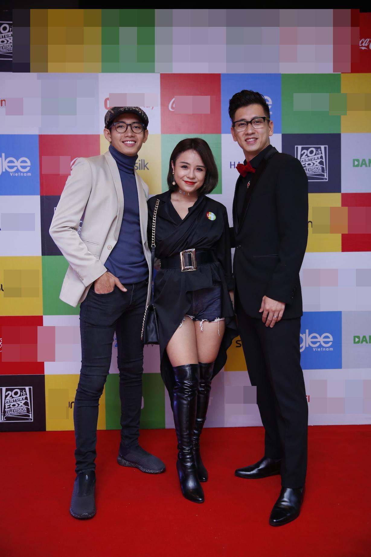 Angela Phương Trinh diện đầm xẻ bạo, hội ngộ dàn diễn viên Glee-8