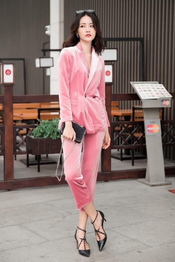 Hot girl - hot boy Việt: Tú Linh nói Lễ trao giải Mai Vàng như show diễn hài-8