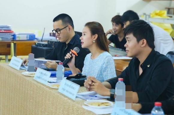 Hot girl - hot boy Việt: Tú Linh nói Lễ trao giải Mai Vàng như show diễn hài-2