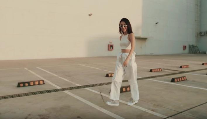 Clip: Học lỏm Quỳnh Anh Shyn cách mix đồ phong cách Sporty Chic đúng điệu-3