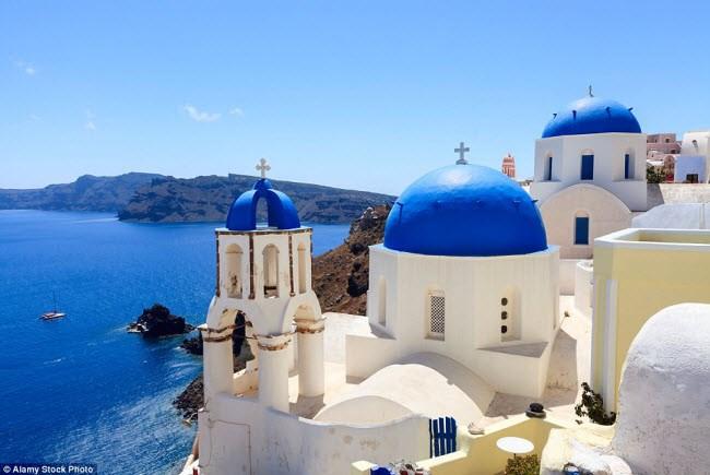 Những điểm du lịch được nhuộm màu xanh đẹp mê mẩn khắp thế giới-1