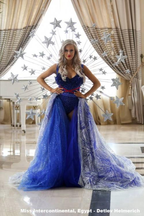 Tường Linh diện quốc phục với 5 con rồng bay lượn trên nền gấm-8