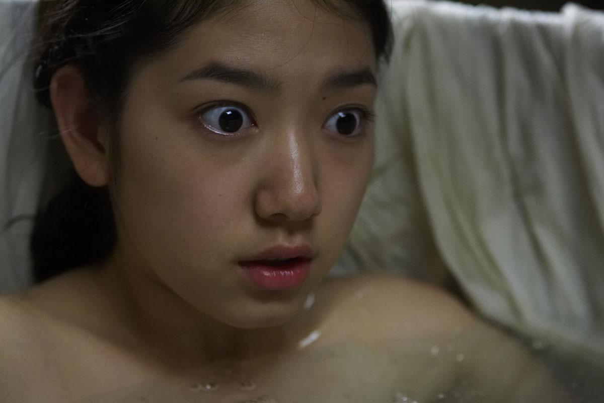 Muốn thoát kiếp diễn dở, 6 mỹ nhân này nên thôi trợn mắt dọa khán giả-9