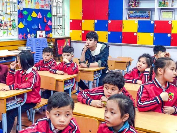 Hot girl - hot boy Việt: Yến Tatoo lầy lội đi hôn trộm loạt trai xinh gái đẹp-3