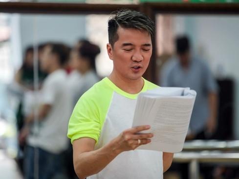 Đàm Vĩnh Hưng đóng vai Ngọc Hoàng trong Táo quân Vĩnh Long