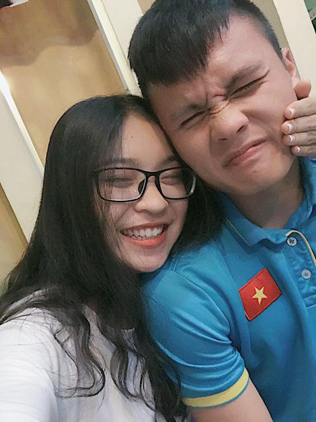 Loạt ảnh bạn gái quá xinh đẹp của ngôi sao sáng chói U23 Việt Nam-2