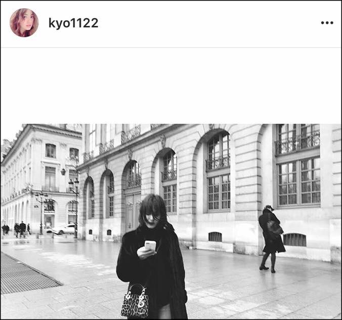 Sao Hàn 21/1: Song Hye Kyo khoe ảnh nghệ thuật tại Paris-1