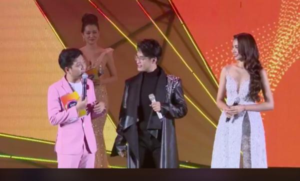 Suốt 1 tuần chiếm spotlight, Trường Giang được giải nguy nhờ chiến thắng của U23 Việt Nam-3