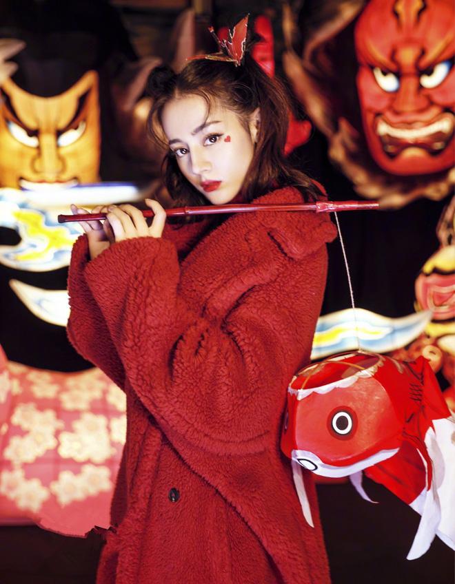 Đẳng cấp của Phạm Băng Băng: diện áo to sụ dài chấm gót, xách túi lông hoạt hình vẫn sang chảnh ngút trời-6