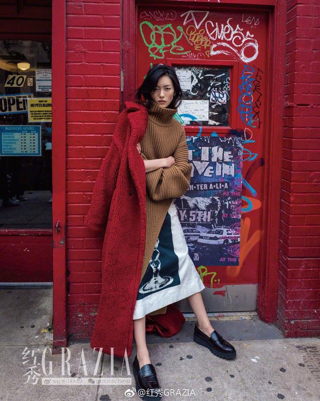 Đẳng cấp của Phạm Băng Băng: diện áo to sụ dài chấm gót, xách túi lông hoạt hình vẫn sang chảnh ngút trời-7