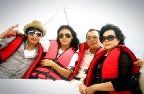 Sốc: Em trai ruột Ha Ji Won tự tử vì bệnh trầm cảm-3