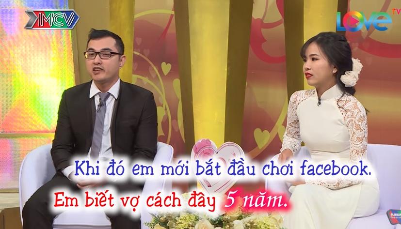 Ai được như anh chồng này, quỳ gối cầu hôn vợ và hứa sẽ yêu em suốt cuộc đời ngay trên sóng truyền hình-3
