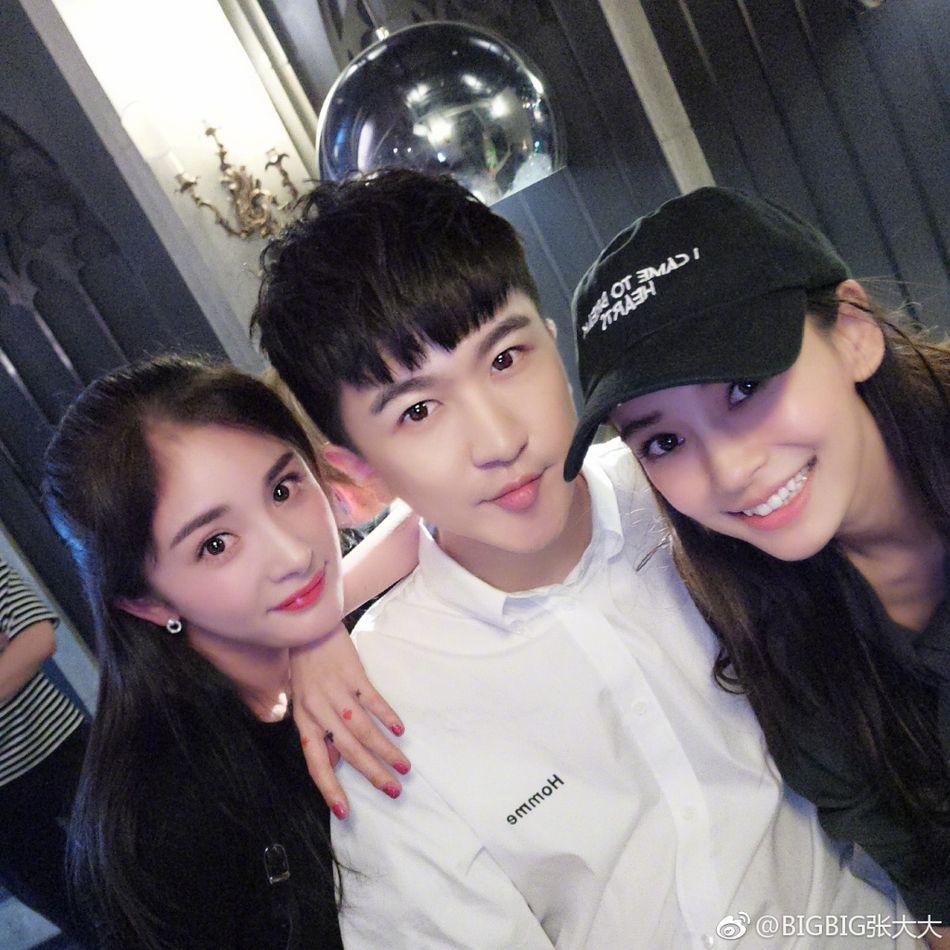 Bức ảnh HOT nhất mạng xã hội Hoa ngữ: Angela Baby trượt chân ngã, người chị Dương Mịch ngồi cười không ngậm nổi miệng-11