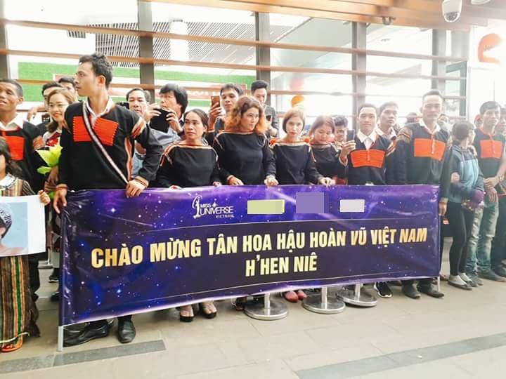Buôn làng Ê Đê hào hứng chào đón hoa hậu HHen Niê ngày trở về-2