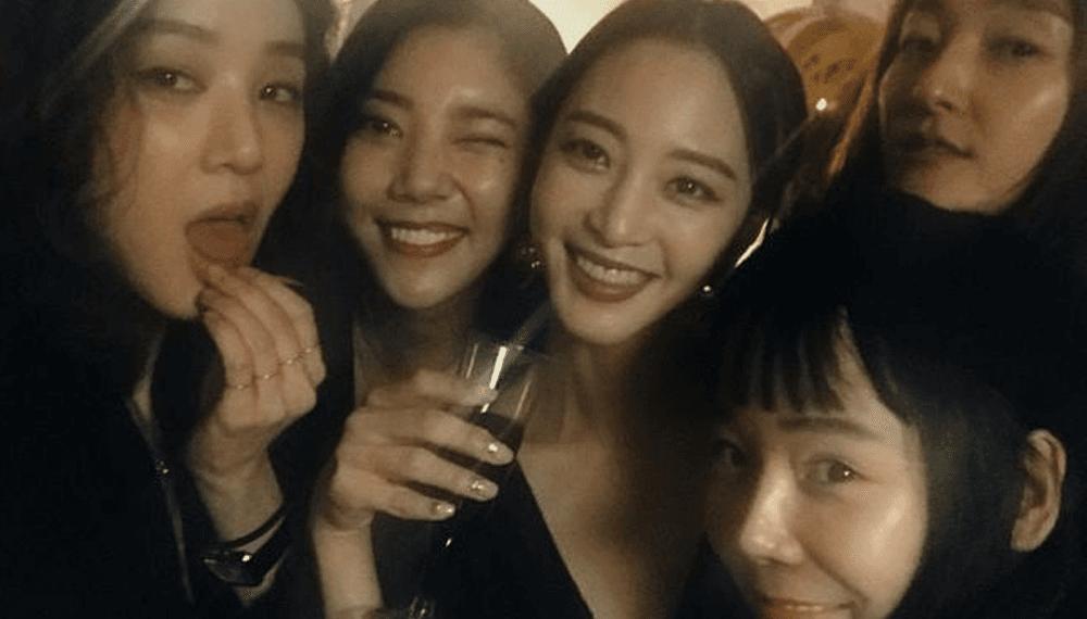 Sao Hàn 22/1: Mây họa ánh trăng Kim Yoo Jung ngày càng xinh đẹp quyến rũ-3