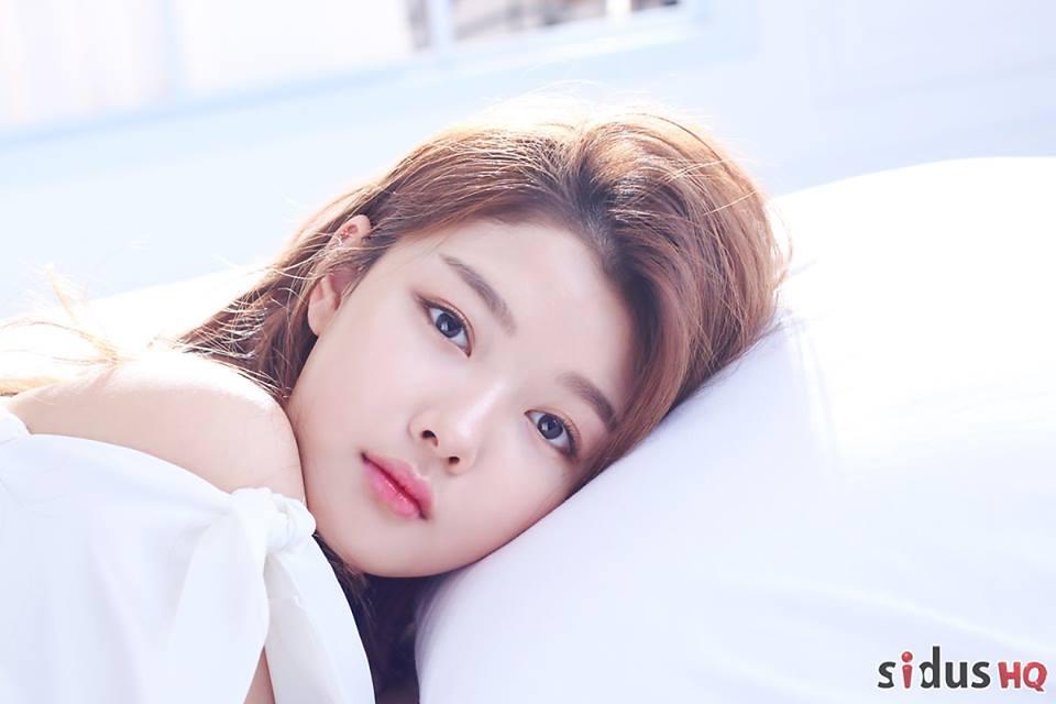 Sao Hàn 22/1: Mây họa ánh trăng Kim Yoo Jung ngày càng xinh đẹp quyến rũ-2