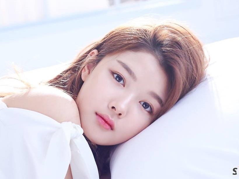 Sao Hàn 23/1: Hậu duệ mặt trời Kim Ji Won tiết lộ lý do không sử dụng mạng xã hội-9