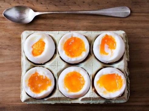 Thực đơn ăn kiêng giúp giảm 10 kg trong 2 tuần với trứng luộc