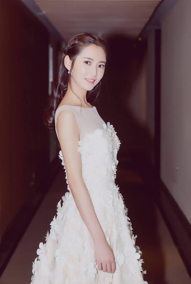 Chân dung tiểu mỹ nhân 9x - người kế thừa nhan sắc của Lê Tư và Giả Tịnh Văn-13