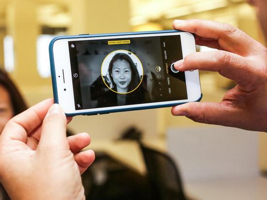 Apple dập tắt tin đồn ngừng bán iPhone X bằng quảng cáo chụp chân dung