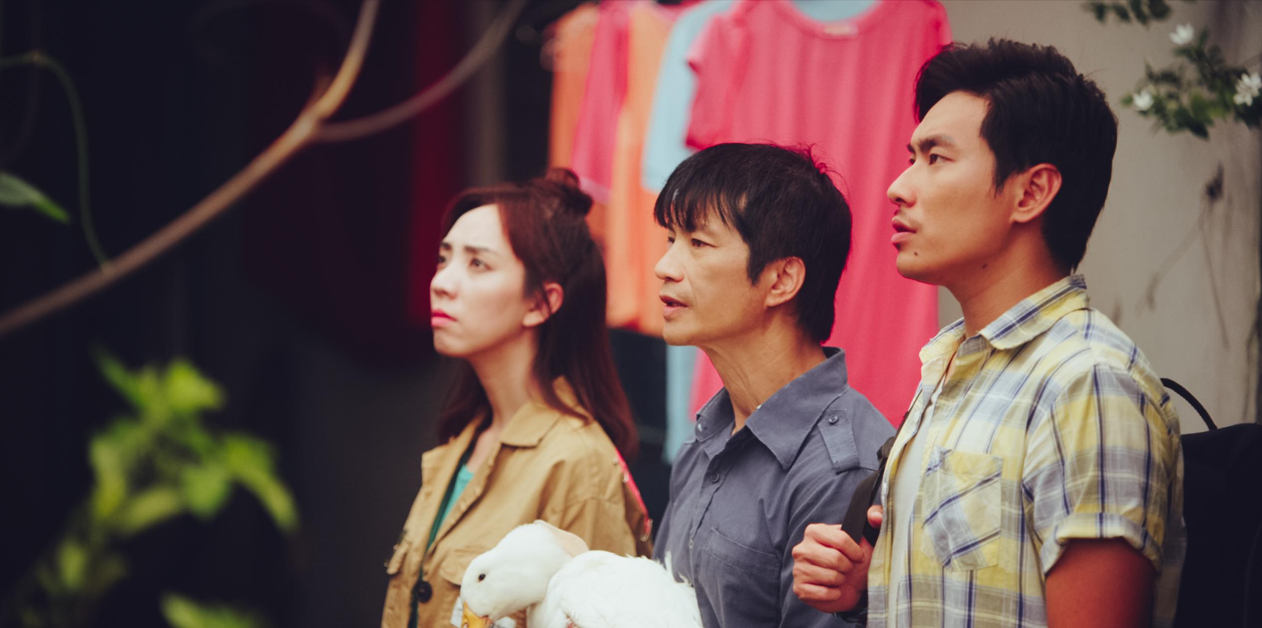 Kiều Minh Tuấn và đồng bọn quậy tưng bừng rạp chiếu phim dịp Tết-5