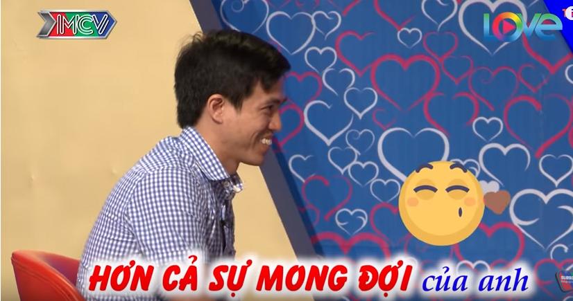 Choáng vì cô gái xinh ngoài mong đợi, anh chàng quyết định trao chiếc vòng cầu hôn ngay trong Bạn muốn hẹn hò-8