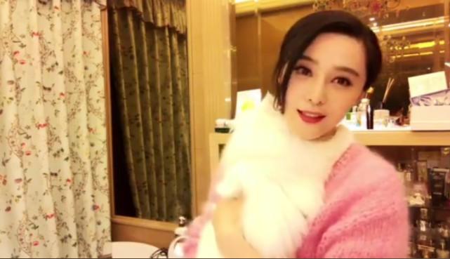 Phạm Băng Băng lần đầu tiết lộ tủ đồ trang điểm hoành tráng và xa xỉ-1