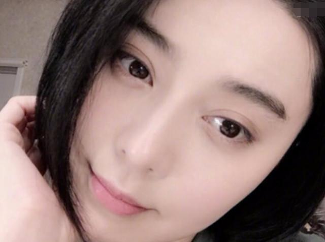 Phạm Băng Băng lần đầu tiết lộ tủ đồ trang điểm hoành tráng và xa xỉ-5