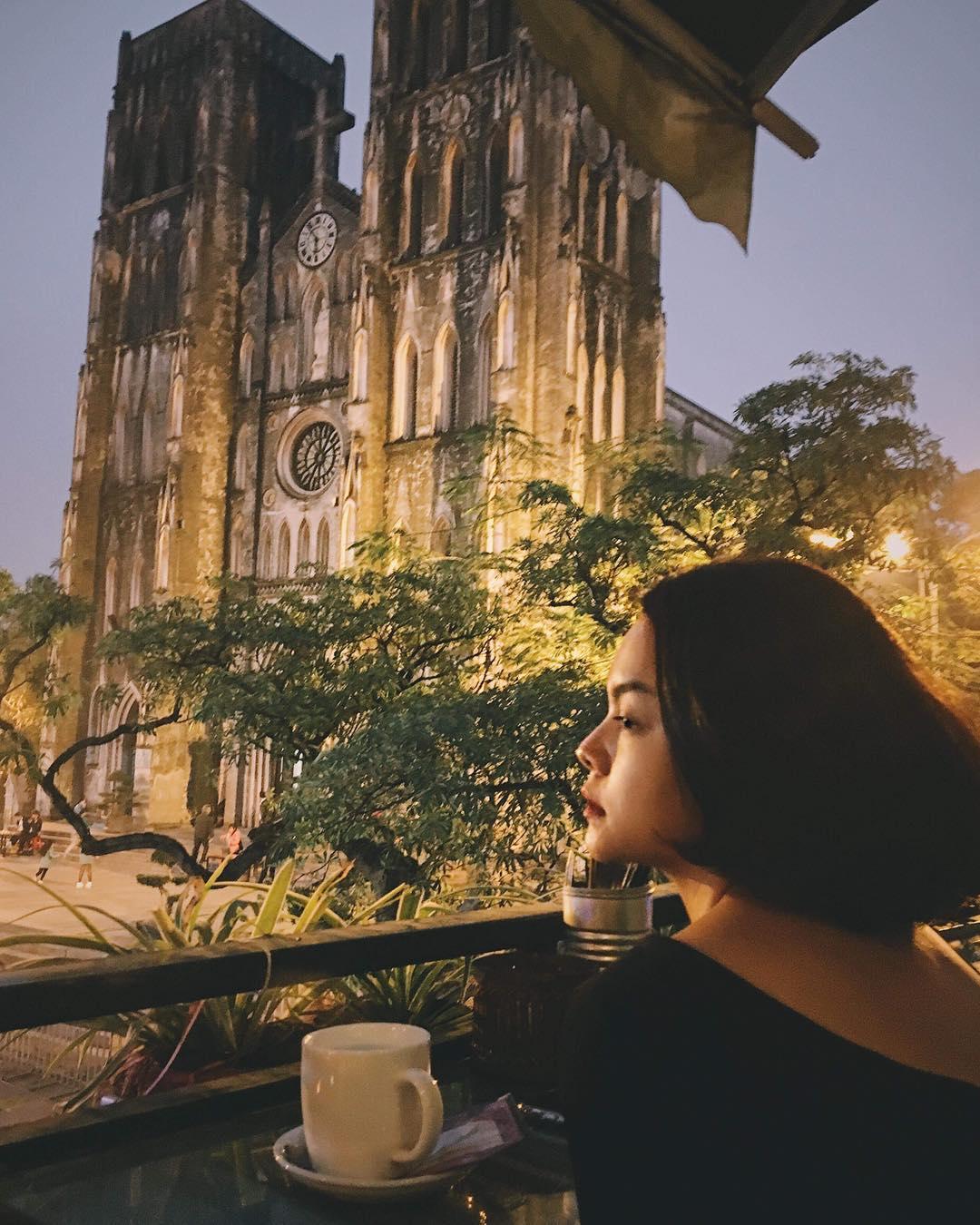 Tin sao Việt: Phạm Quỳnh Anh tự nhủ cố lên, bình yên sẽ đến-1