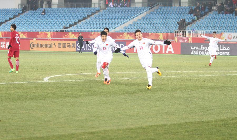 Loạt sao Việt hét khản cổ khi U23 Việt Nam tiến thẳng vào chung kết U23 châu Á-1
