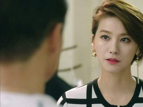 Bạn gái quá xinh và sành điệu khiến tôi không tự tin níu giữ