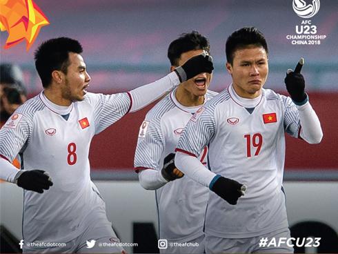 Đang diễn hài mà Trường Giang, Tiến Luật khóc tu tu như đứa trẻ khi chứng kiến U23 Việt Nam chiến thắng-4