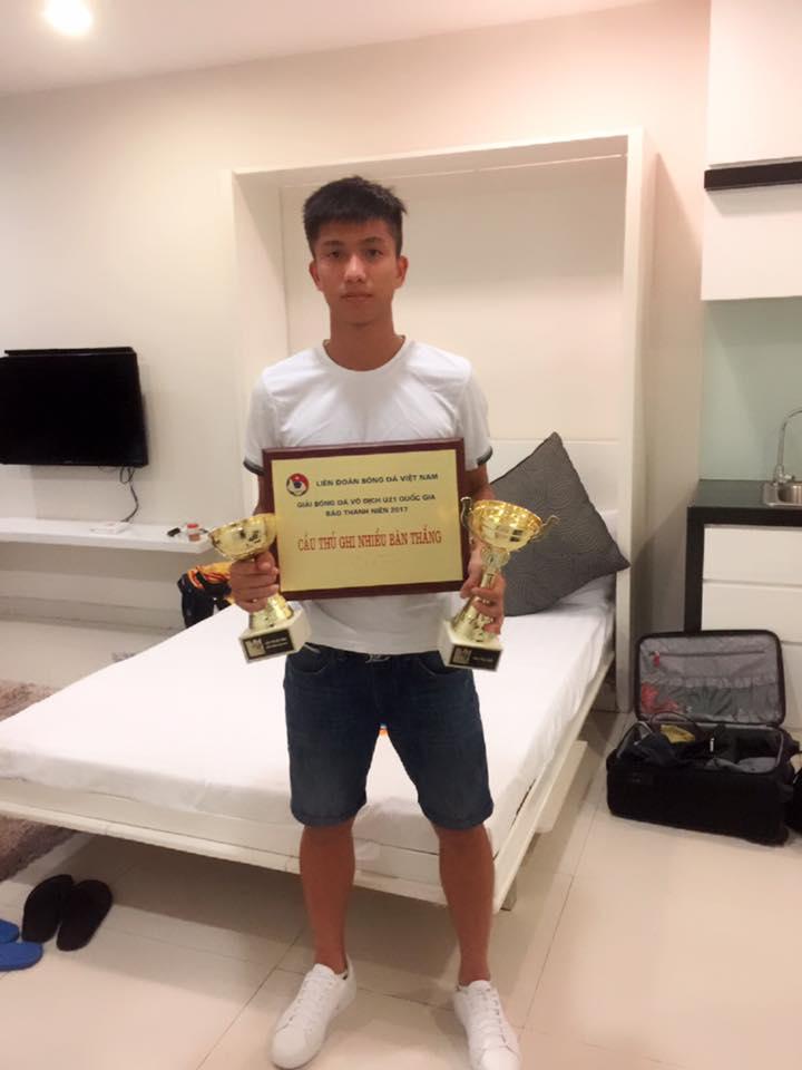 Phong cách thời trang basic chất như nước cất của 5 chân sút penalty ấn tượng nhất U23 Việt Nam-5