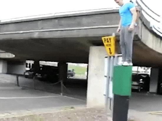 Các thanh niên thích thể hiện và cái kết 'sấp mặt'