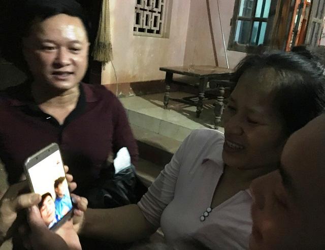 Mẹ thủ môn Bùi Tiến Dũng: Tôi nín thở, không dám nhìn màn hình ti vi-2