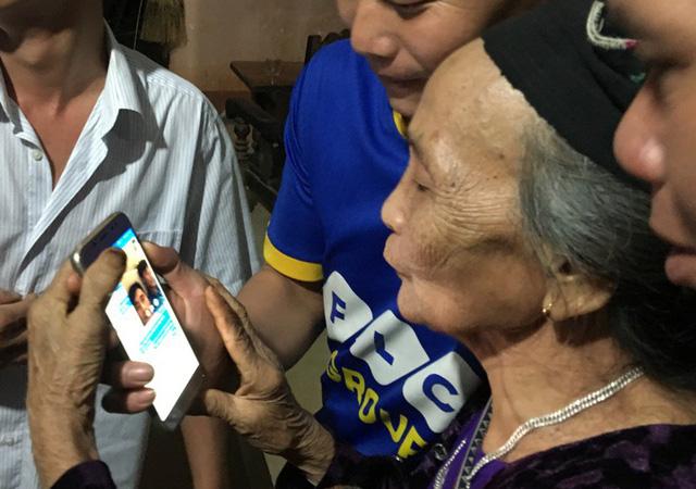 Mẹ thủ môn Bùi Tiến Dũng: Tôi nín thở, không dám nhìn màn hình ti vi-7