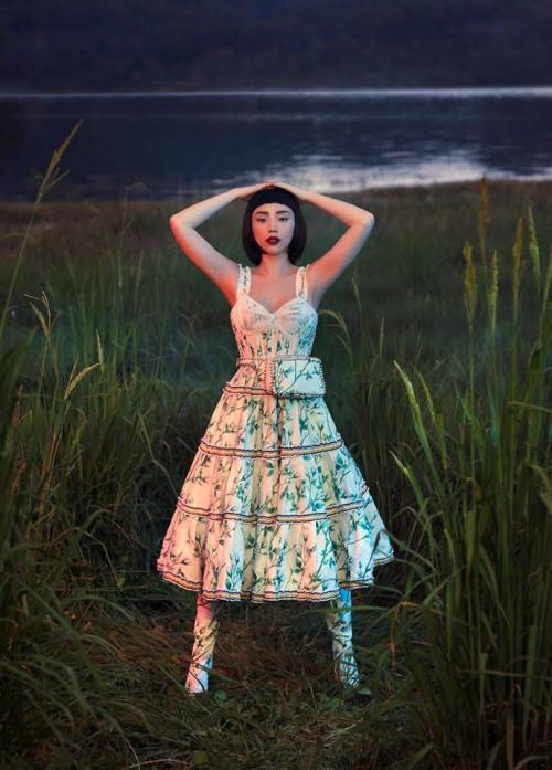 Không chỉ mặc một thiết kế những hai lần, Tóc Tiên còn đụng hàng kép cả Angela Phương Trinh và Tú Hảo-1