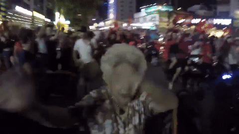 Kỳ tích U23 Việt Nam đã khiến các cụ già dẻo già dai phấn khích chẳng khác nào tuổi teen-3