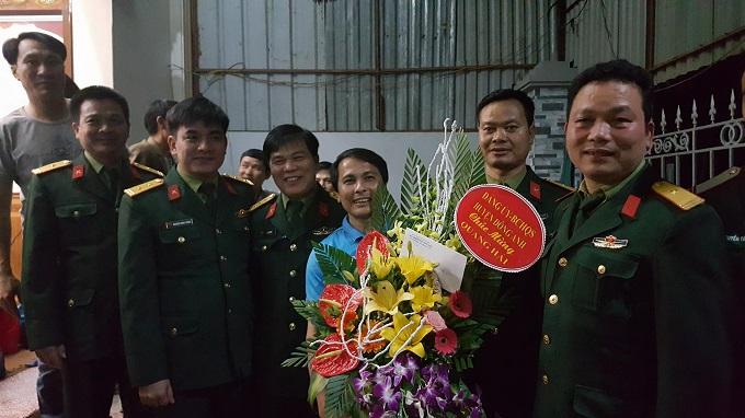 Tuổi thơ nghèo khó và cú sốc lớn trong đời tiền vệ Quang Hải-1