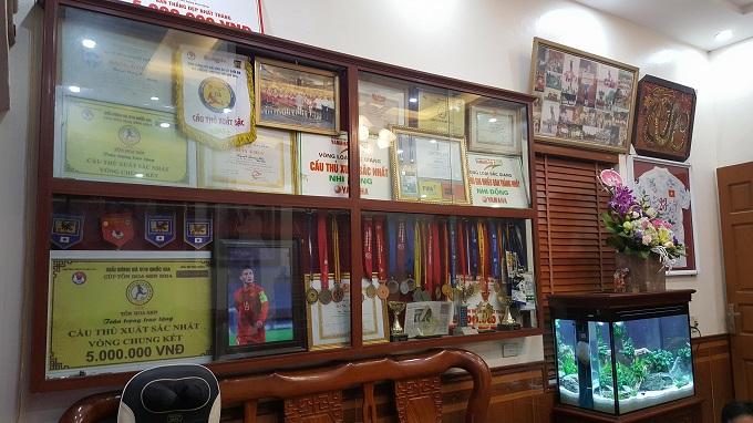 Tuổi thơ nghèo khó và cú sốc lớn trong đời tiền vệ Quang Hải-9