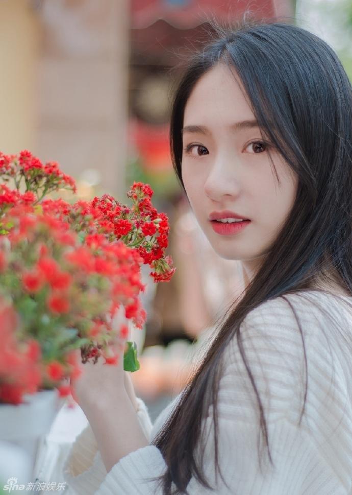 Thiếu gia giàu nhất Trung Quốc Vương Tư Thông rút ví hàng trăm tỷ đồng làm phim cho bạn gái-5