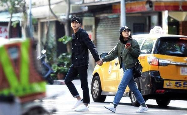 Triệu Hựu Đình - Cao Viên Viên: Cưới nhau 3 năm vẫn dính như sam giống thuở mới yêu-3