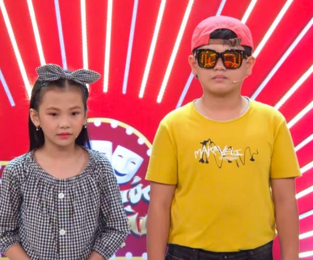 Trường Giang, Tiến Luật bất ngờ lên chức bố mẹ của cặp thí sinh nhí đáng yêu-1