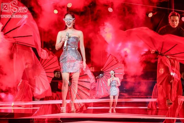 Hồng Nhung xin lỗi cháu Sơn Tùng vì quên lời khi cover Lạc trôi-1