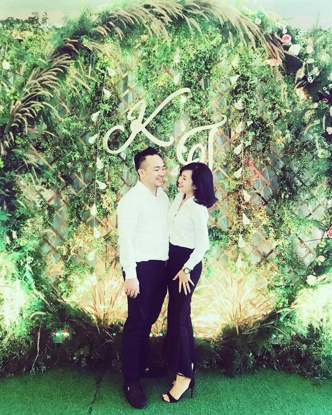 Dàn trai đẹp U23 Việt Nam vui vẻ giúp bạn cầu hôn trước thềm trận bán kết-2