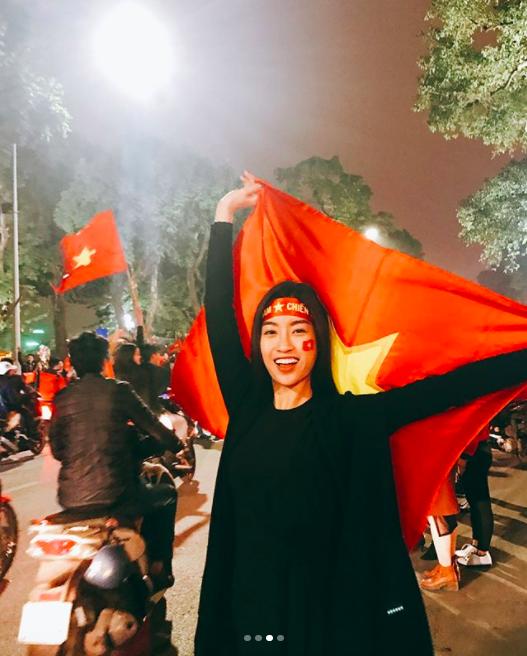 Street style sao Việt nhuốm màu cờ Tổ Quốc mừng chiến thắng tuyển U23 Việt Nam-4
