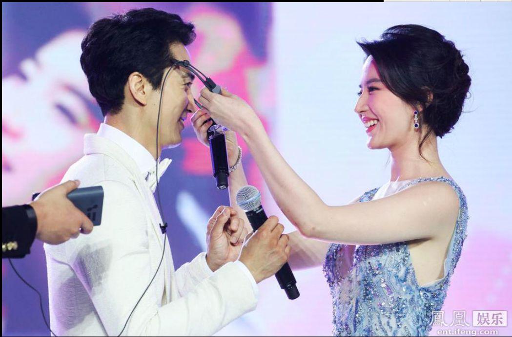 Ngưỡng mộ 2 năm yêu đương đầy mật ngọt, ai ngờ Lưu Diệc Phi và Song Seung Hun chia tay bất ngờ đến thế!-4